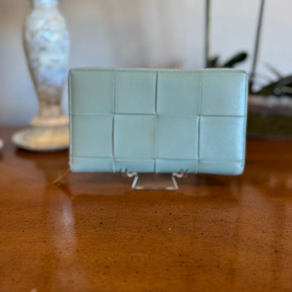Bottega Veneta Maxi Intrecciato Cassette Lambskin Zippy Long Wallet Green Sage - Picture 7 of 11